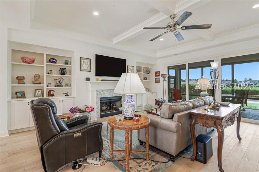 Stunning lakefront home on a prime cul-de-sac lot in Hampton - photo 13