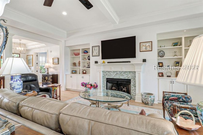 Stunning lakefront home on a prime cul-de-sac lot in Hampton - photo 14