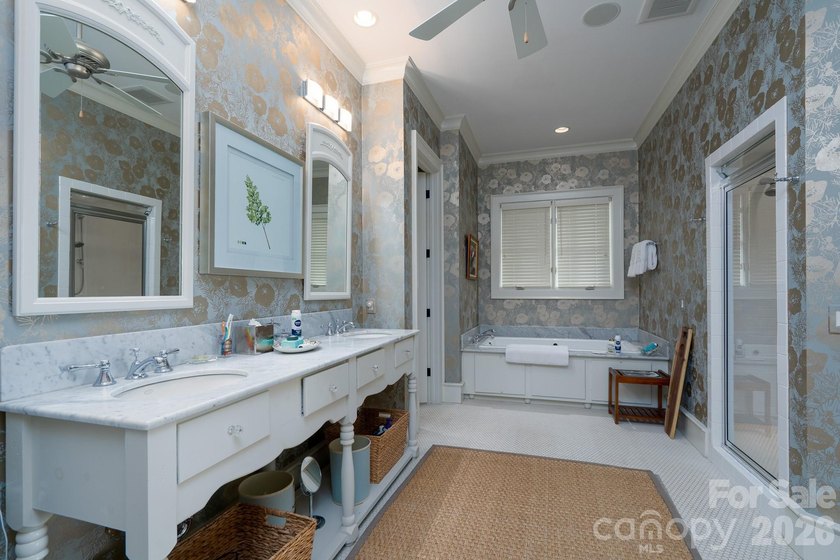 LUXURY LAKE RETREAT WITH PRIVATE PIER! Exhale as you pull onto - photo 20
