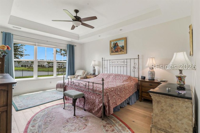 Stunning lakefront home on a prime cul-de-sac lot in Hampton - photo 22