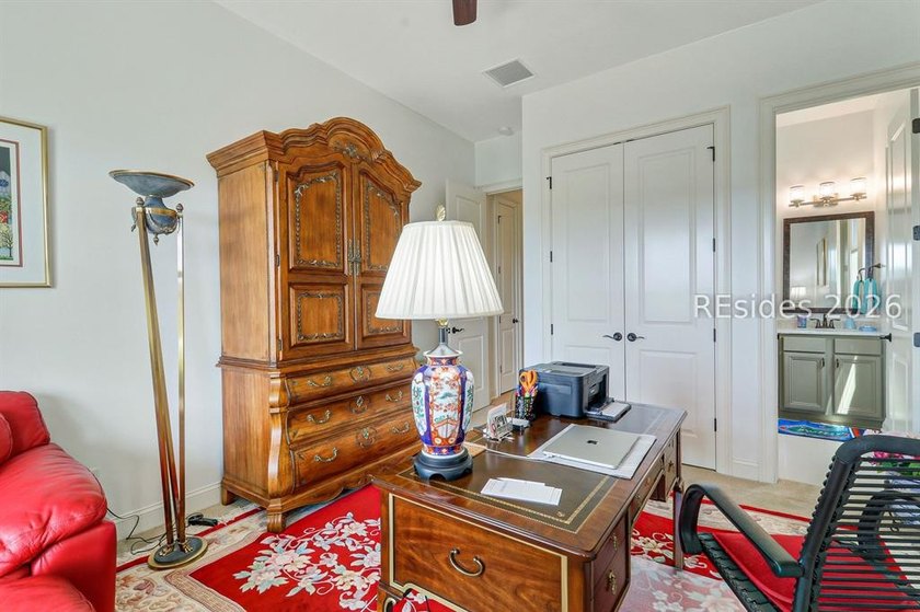 Stunning lakefront home on a prime cul-de-sac lot in Hampton - photo 31