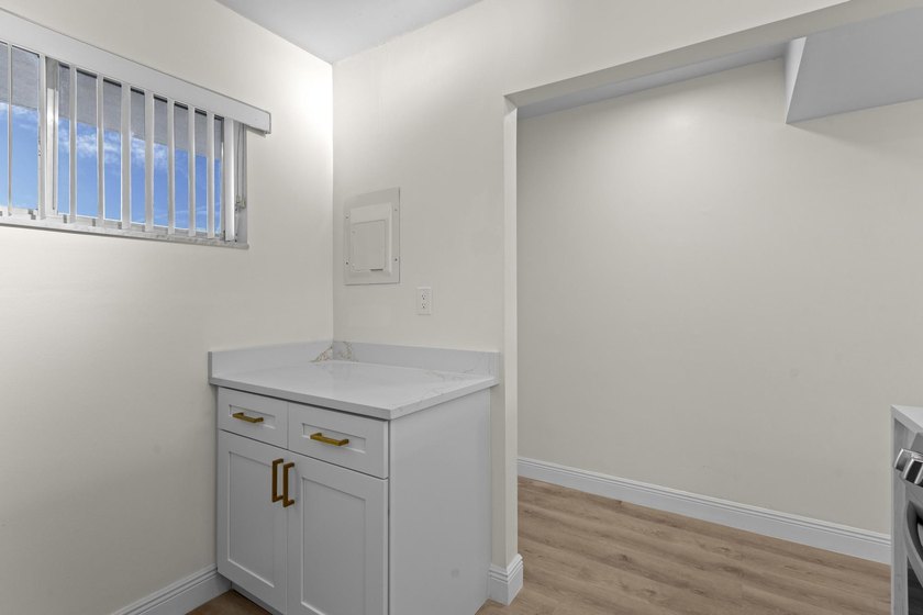 Welcome to this beautifully remodeled 2bed/1bath first floor - photo 6
