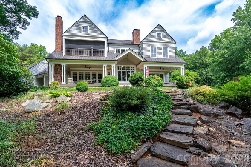 LUXURY LAKE RETREAT WITH PRIVATE PIER! Exhale as you pull onto - photo 42