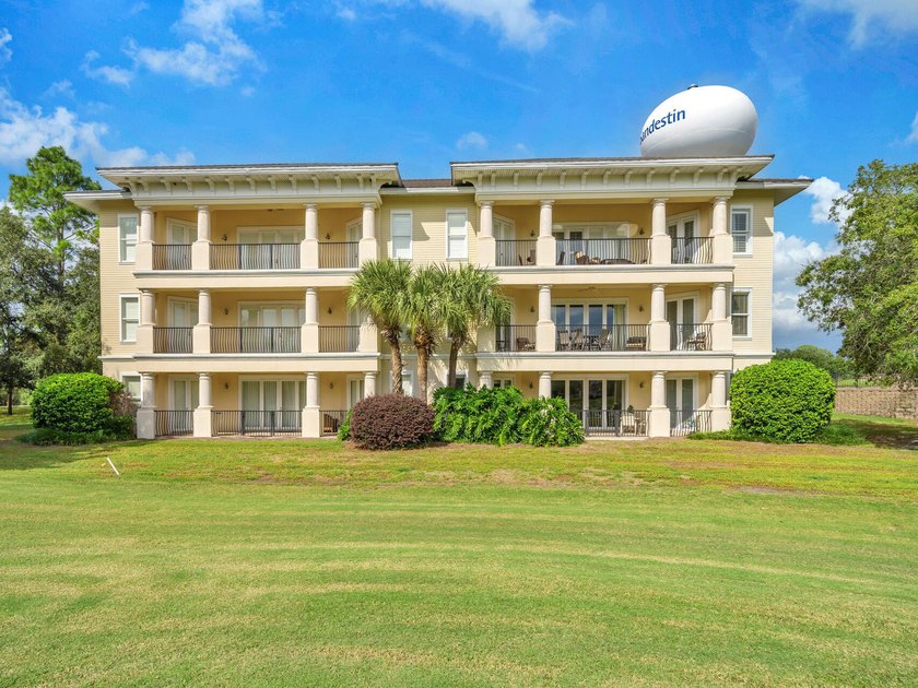 Beachside Sandestin living at its best! This walk-in level - photo 42