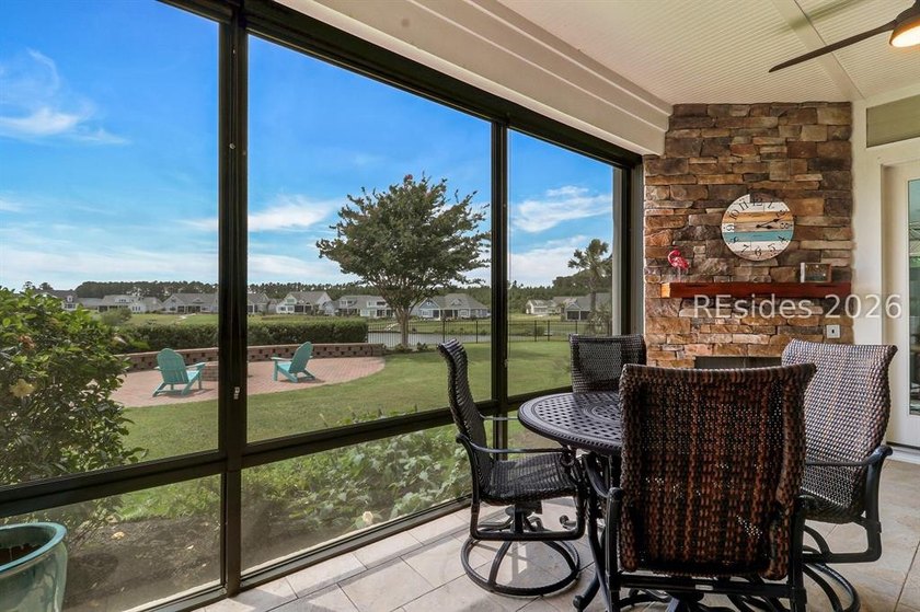 Stunning lakefront home on a prime cul-de-sac lot in Hampton - photo 42
