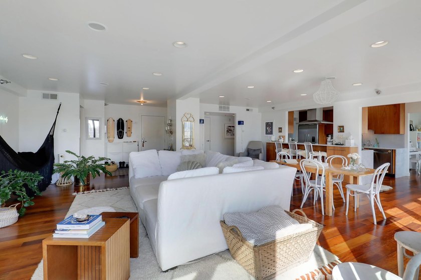 Experience elevated city living in this stunning 3 bed + den, 3 - photo 7