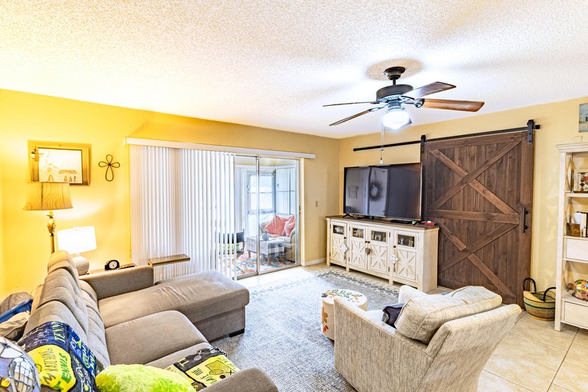 Beautifully maintained 2-bedroom, 1.5-bath condo in the - photo 10