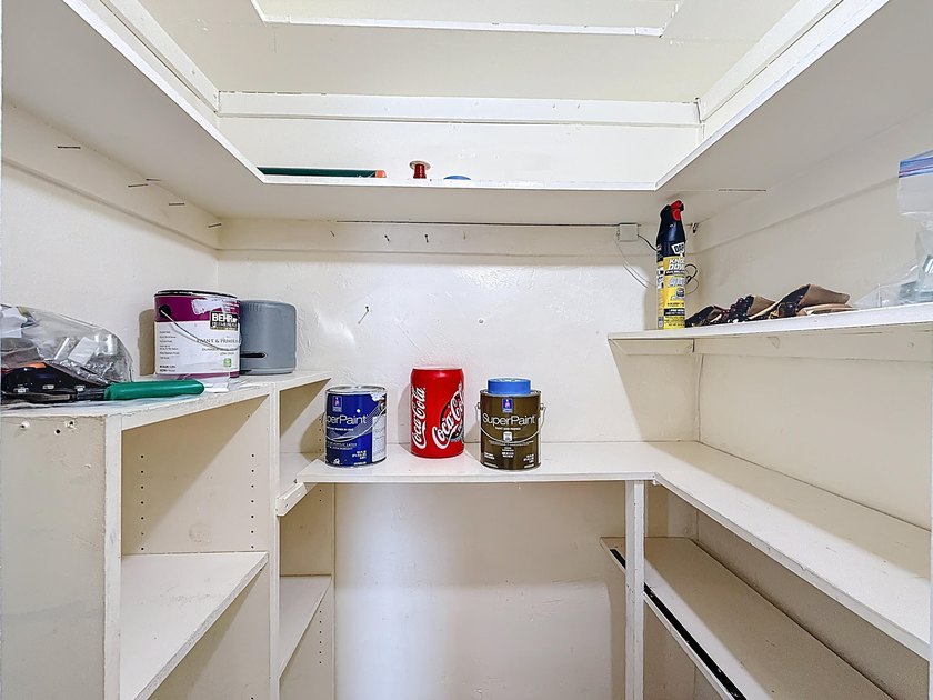 Bright Corner Unit in Golden Towers - 55+ Community. This - photo 12
