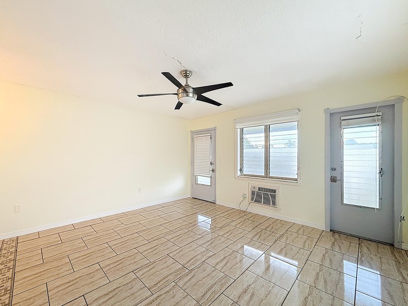 Bright Corner Unit in Golden Towers - 55+ Community. This - photo 20