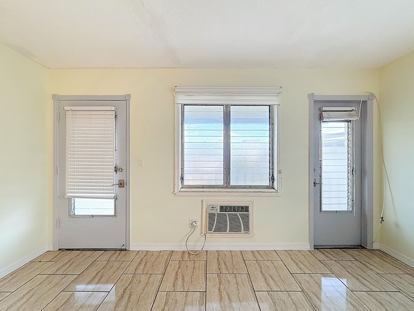 Bright Corner Unit in Golden Towers - 55+ Community. This - photo 21