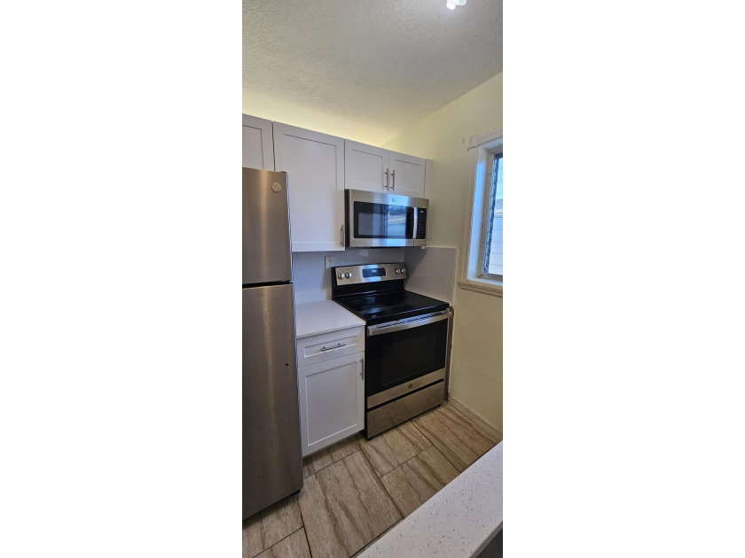 Bright Corner Unit in Golden Towers - 55+ Community. This - photo 30