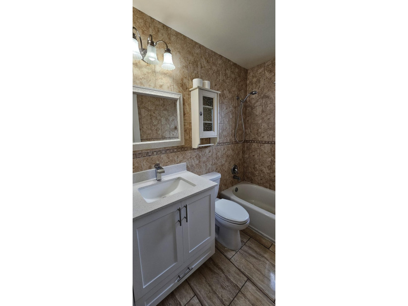 Bright Corner Unit in Golden Towers - 55+ Community. This - photo 34