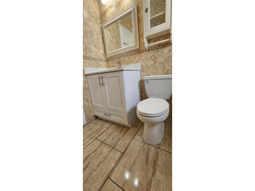 Bright Corner Unit in Golden Towers - 55+ Community. This - photo 35