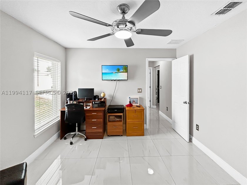 Discover this stunning property featuring 3 spacious bedrooms - photo 18