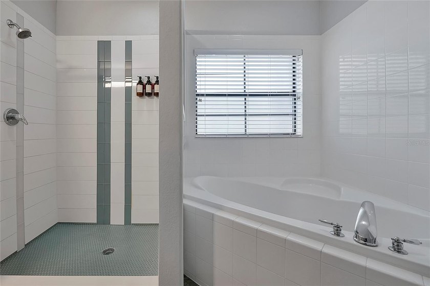 Discover a hidden Disney gem at Caribe Cove! This stunning - photo 26