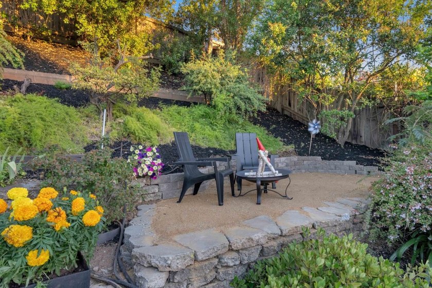 Tucked into the highly desirable Almaden Valley, this spacious - photo 30