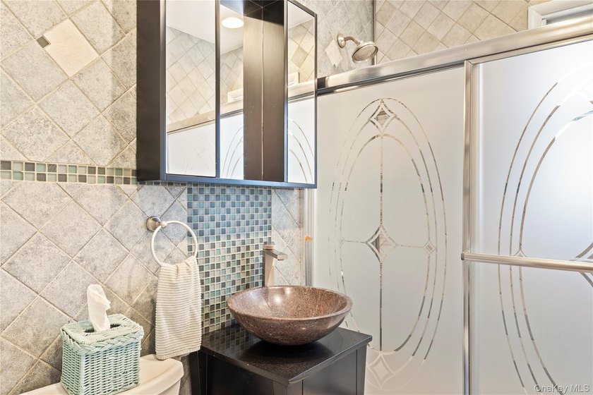 Beautiful move-in condition 2-bedroom, 2-bath home located on a - photo 16