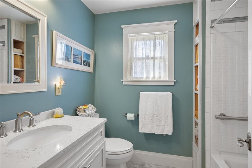 This stunning 3-bedroom, 2.5-bathroom home offers the ultimate - photo 20