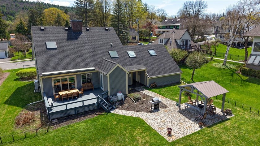 This stunning 3-bedroom, 2.5-bathroom home offers the ultimate - photo 29