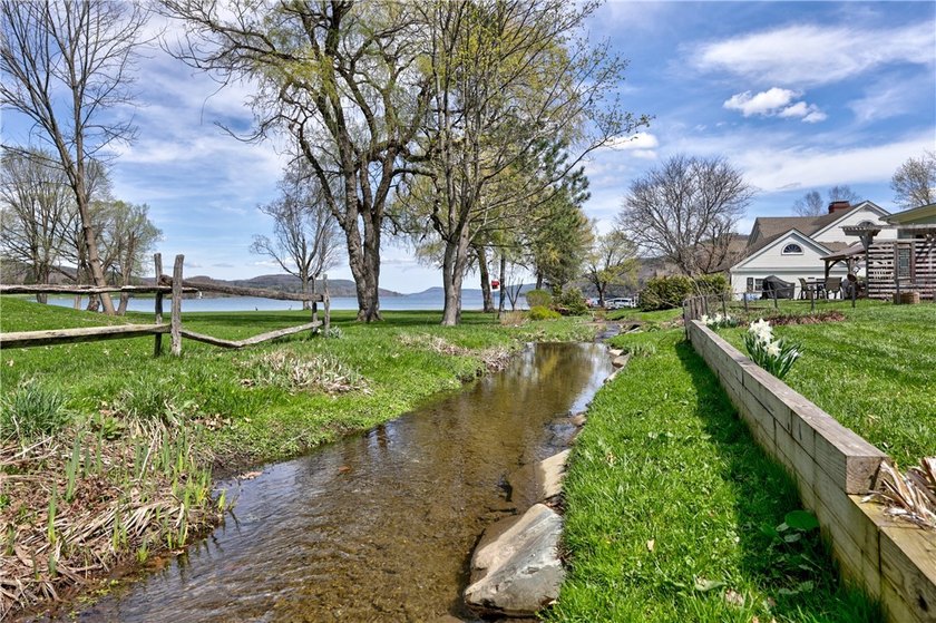This stunning 3-bedroom, 2.5-bathroom home offers the ultimate - photo 40