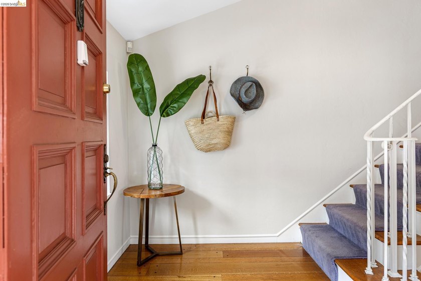 Welcome to this charming Crocker Traditional with character and - photo 4