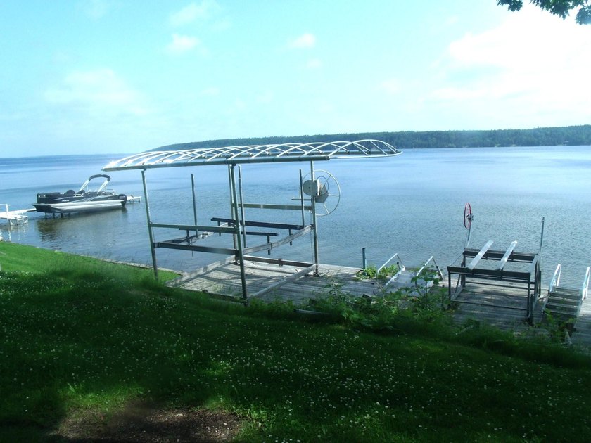 Experience the pinnacle of lakefront living with this stunning 3 - photo 5