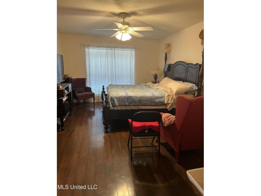 GREAT NEIGHBORHOOD,NICE HOME-TENANT ON MONTH TO MONTH,GOOD FLOOR - photo 13