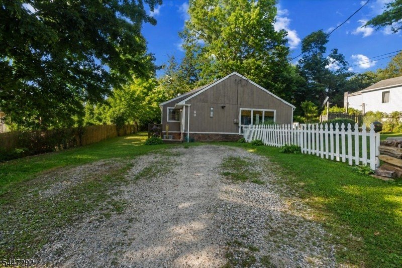 Welcome to this charming Ranch offering the perfect blend of - photo 3