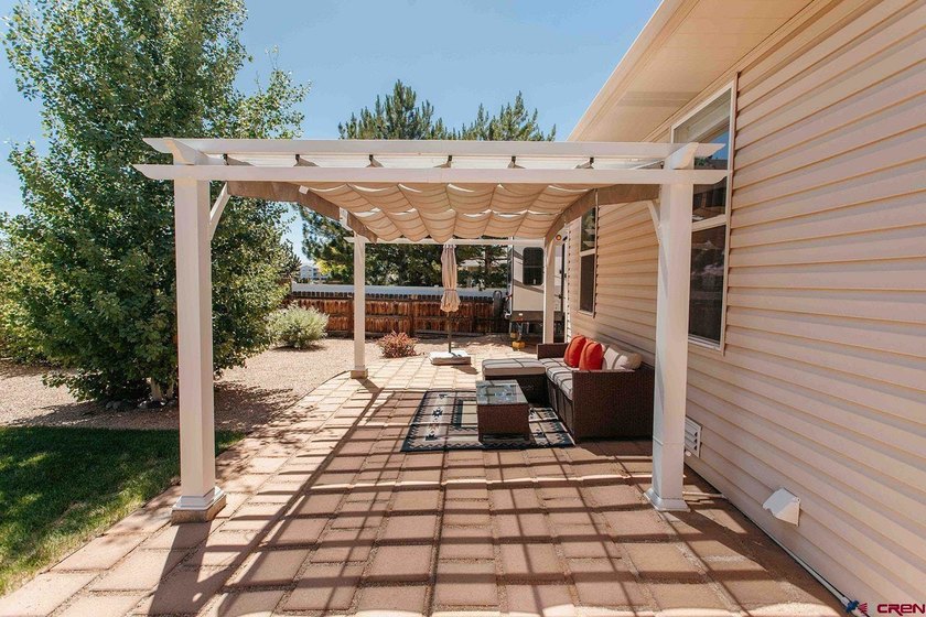 Welcome home to this beautifully updated ranch-style property in - photo 29