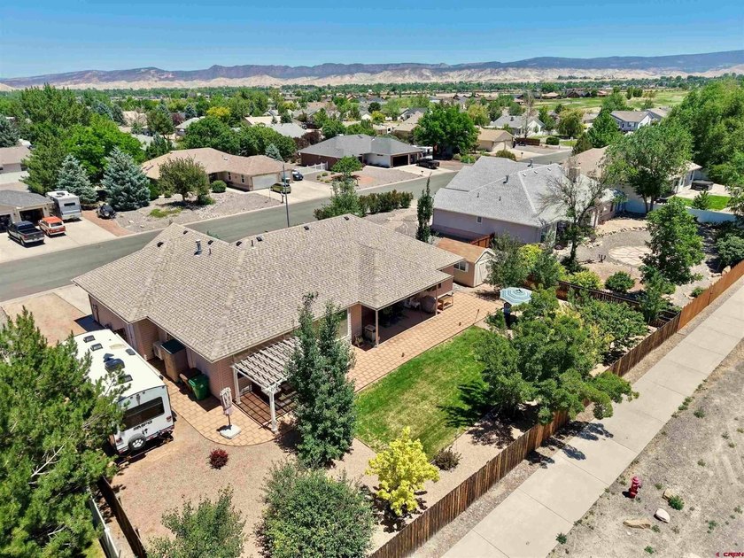 Welcome home to this beautifully updated ranch-style property in - photo 39