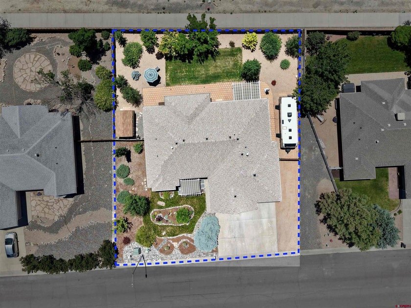 Welcome home to this beautifully updated ranch-style property in - photo 41