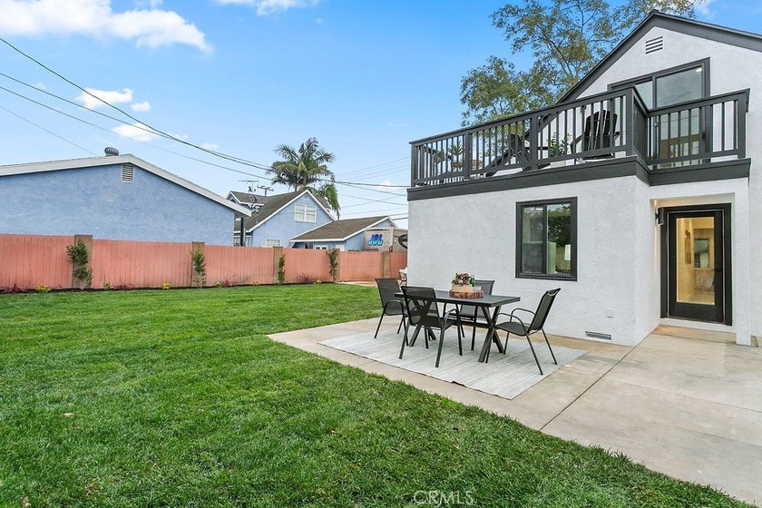 Renovated and Gorgeous: 3 HOMES on 1 LOT. Lease this compound - photo 49