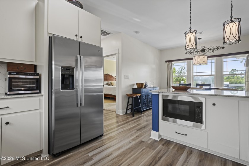 Built just 5 years ago by Butler Homes, known for their quality - photo 16