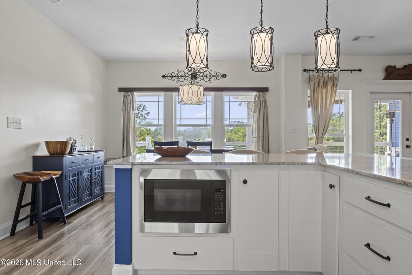 Built just 5 years ago by Butler Homes, known for their quality - photo 17