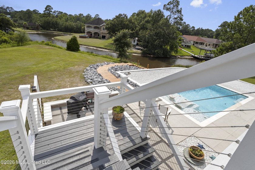 Built just 5 years ago by Butler Homes, known for their quality - photo 37