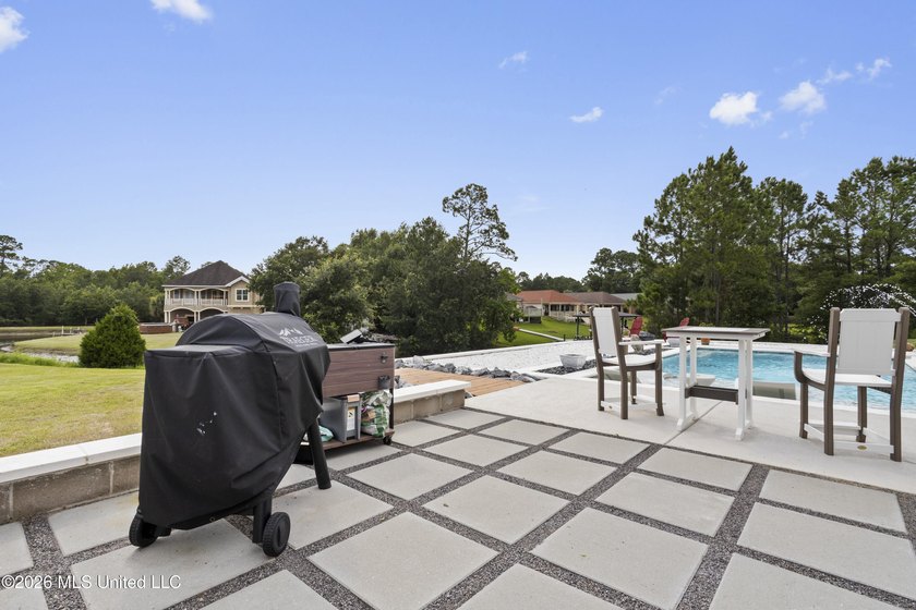 Built just 5 years ago by Butler Homes, known for their quality - photo 47