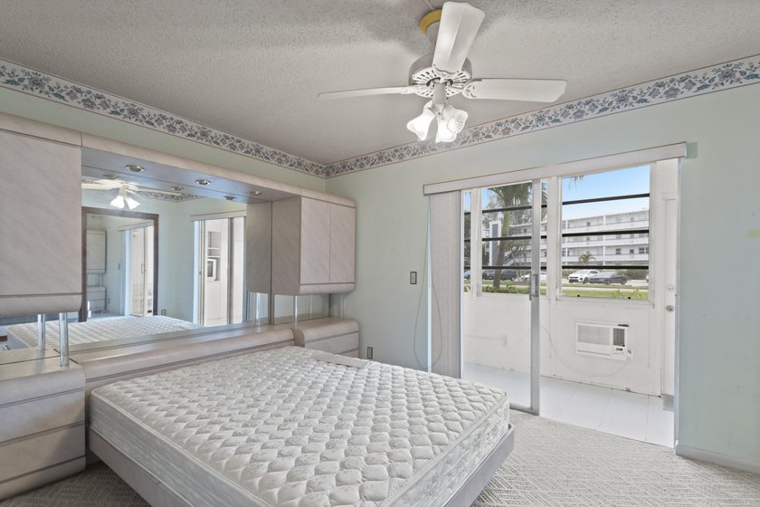 Welcome to this well-maintained 1-bedroom, 1-bath FIRST FLOOR - photo 6
