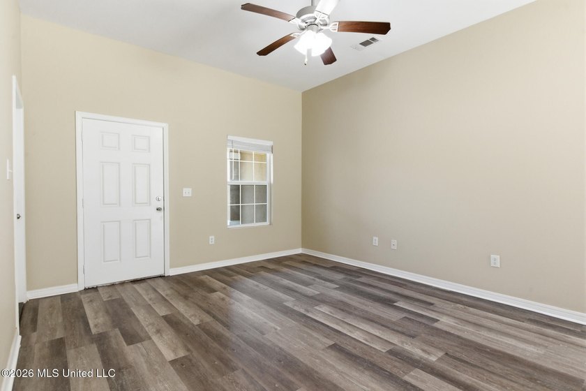 ** Seller willing to contribute toward buyer closing - photo 8