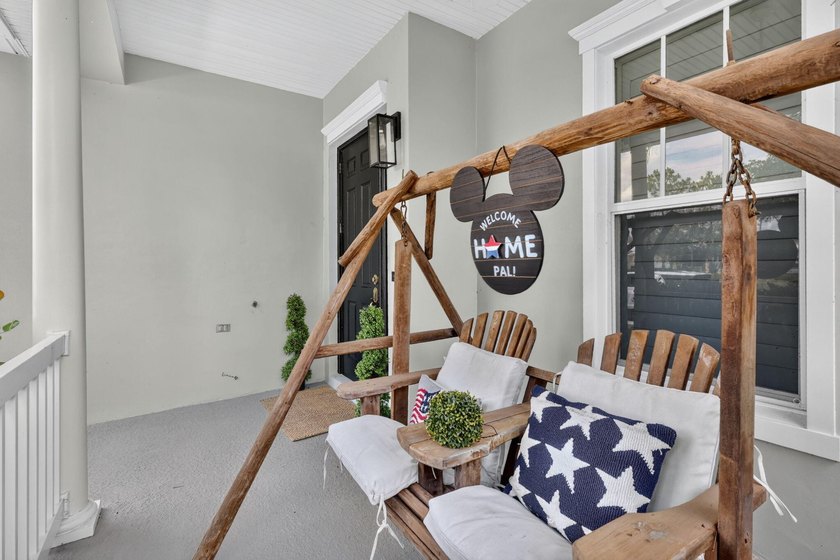 Bedford Park Gem! Rarely available upgraded 5-bed, 3-bath home - photo 7