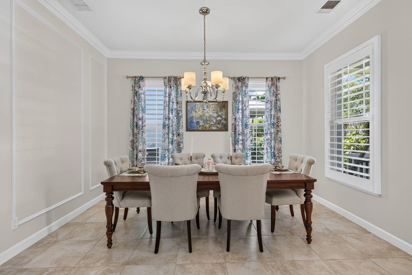 Bedford Park Gem! Rarely available upgraded 5-bed, 3-bath home - photo 9