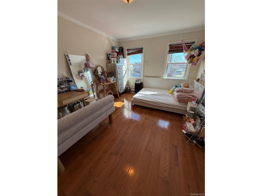 Prime Whitestone Location!. This classic brick townhouse - photo 12