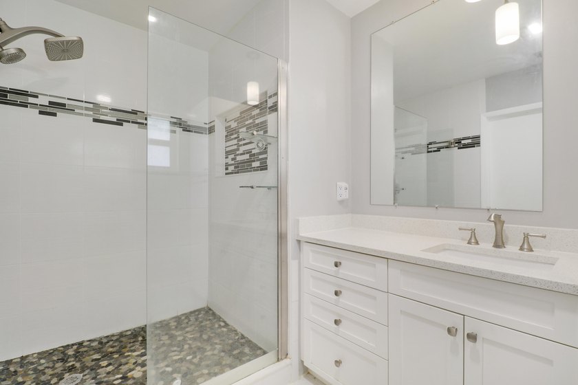 Welcome to 98 Pintail Court, a beautifully maintained CBS pool - photo 17