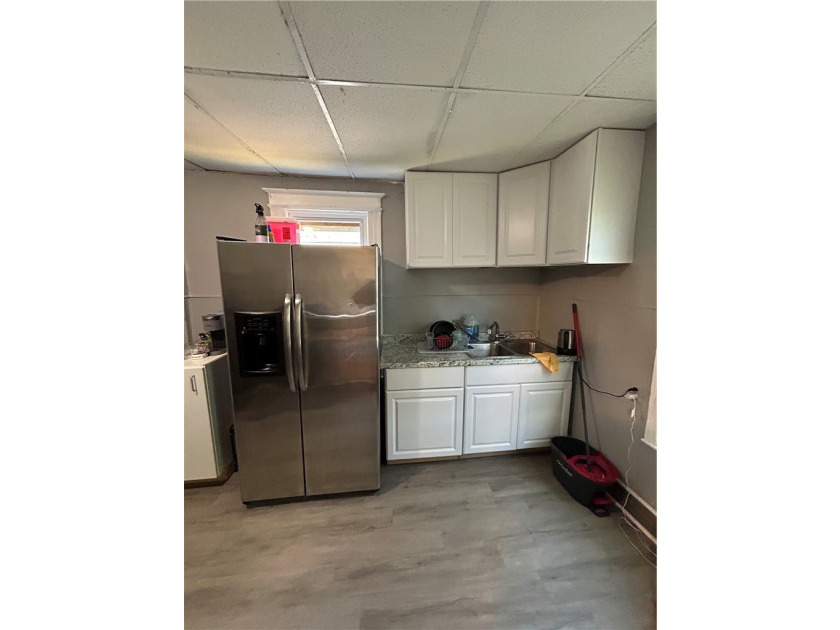 Opportunity awaits with this 3 bedroom single family recently - photo 19