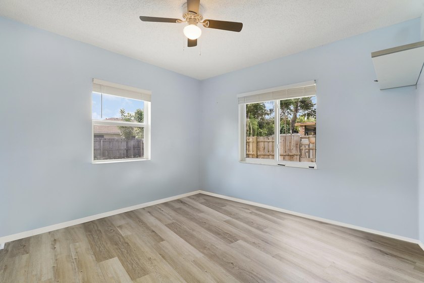 Welcome to 98 Pintail Court, a beautifully maintained CBS pool - photo 19