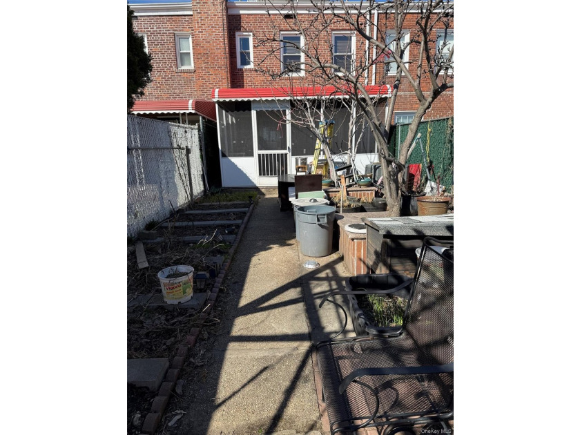 Prime Whitestone Location!. This classic brick townhouse - photo 21