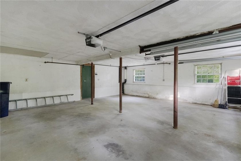 Welcome to 350 Essex Road in North Kingstown. This - photo 31