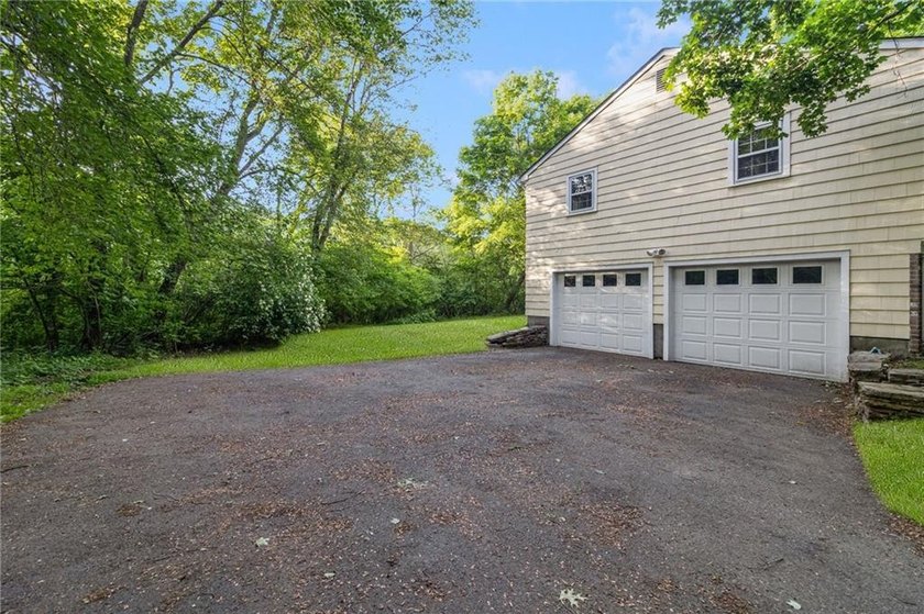 Welcome to 350 Essex Road in North Kingstown. This - photo 37