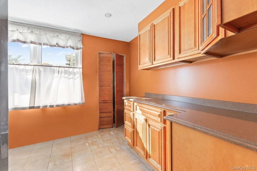 Welcome to 5840 61st Street - a thoughtfully updated - photo 5