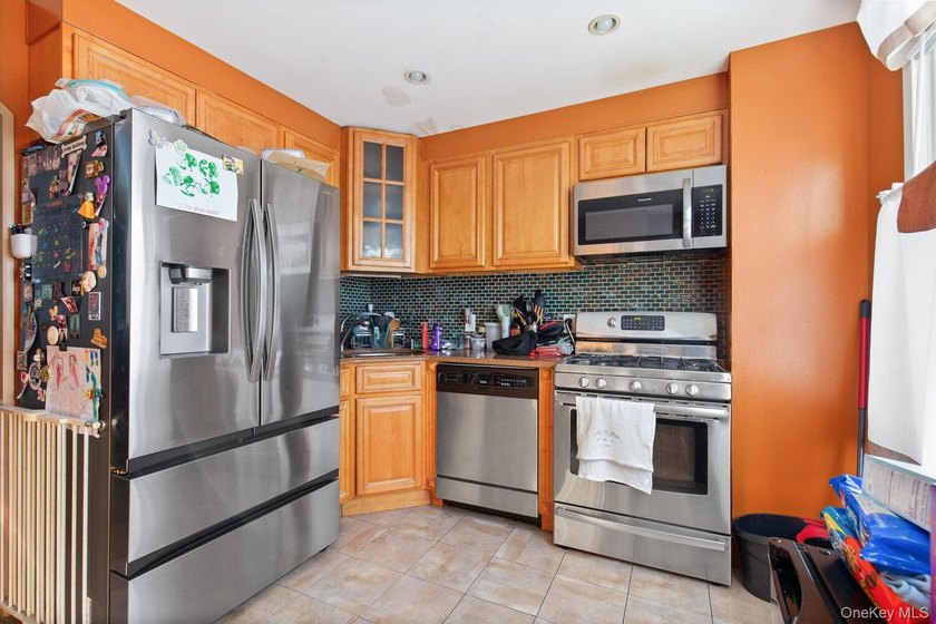 Welcome to 5840 61st Street - a thoughtfully updated - photo 6