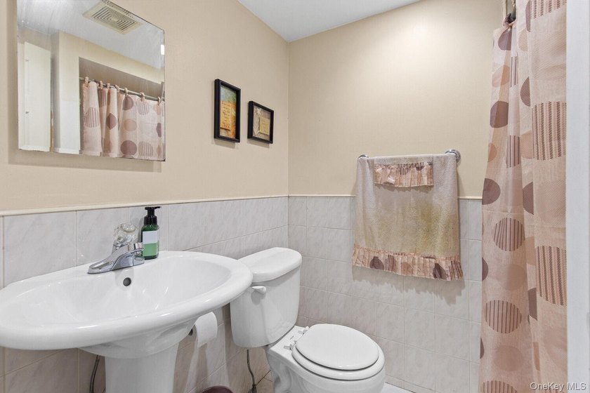 Welcome to 5840 61st Street - a thoughtfully updated - photo 9